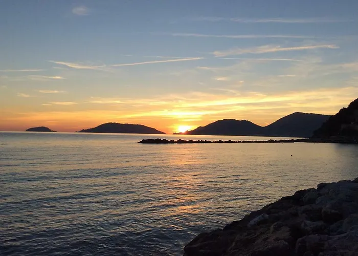 Cinqueterre Alla Chetichella Lerici